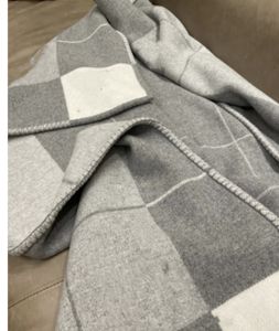 1500 g 1: 1 top Quailty Gray H Deken Dikke Home Sofa Grijs Design Deken Kussen Top verkopen Big Size Wool Lot Colors