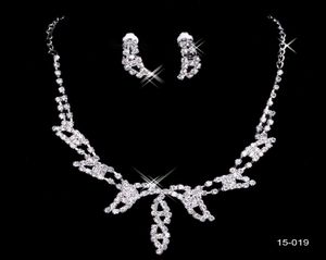 15019 Design élégant plaqué argent perle strass collier de mariée boucles d'oreilles ensemble de bijoux accessoires bon marché pour bal Party6254250