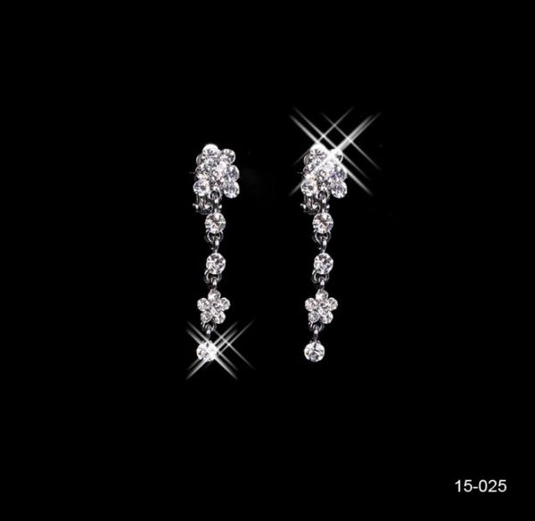15025 Santo Cristal de diamantes de imitación de diez rianas Collar de pendientes de cuatro hojas Juego de collar de langosta de la fiesta nupcial Joya de joyas baratas para la noche de graduación 9133431