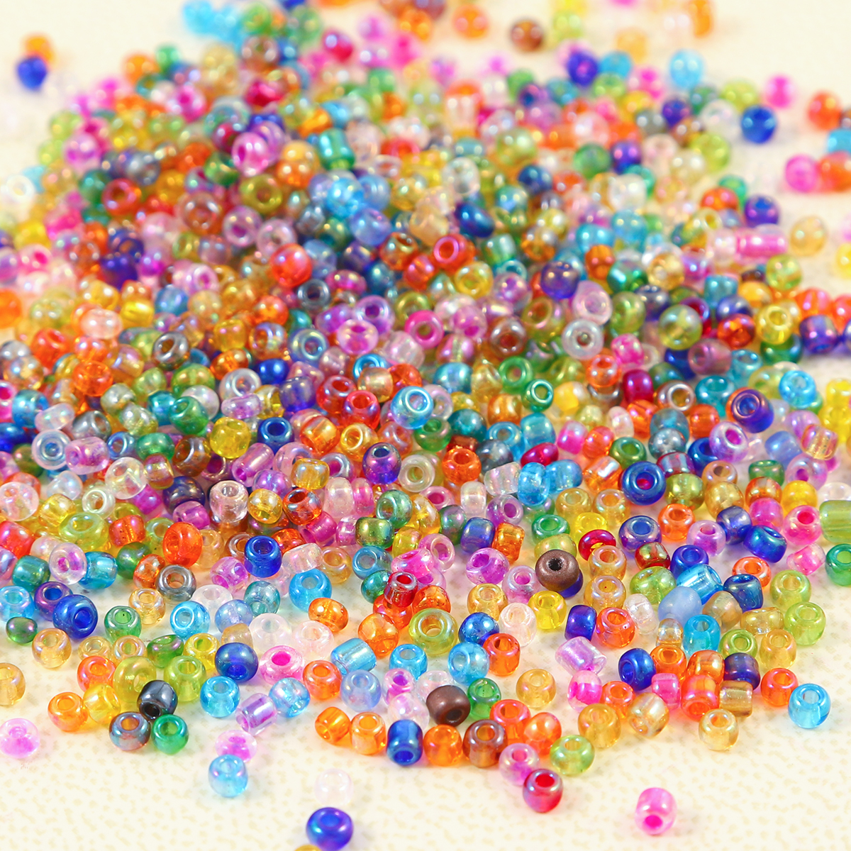 150pcs / pack Perles de graines en verre 4 mm AB Perle d'espaceur rond coloré pour collier de bracelet bricol