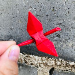 150pcs Paper en papier d'origami rouge prémade Rouge oiseaux d'origami pliés bricolage papier suspendu guirlandes pour décorations de fête de mariage