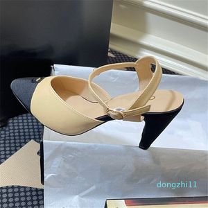 15A Chanells Chaînes Channe C Pompes Crystal Sandales Interloquer deux en cuir Bicolor Mules plates Slingback Formal Mary Jane Bowknot Kitten