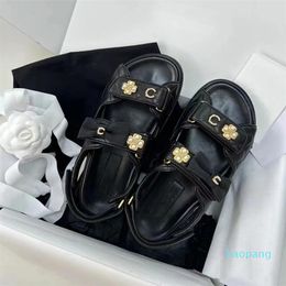 15A Chanells Sandaal Leisure Sandalen Designer Dames Dad Fashion Designers Chaannel Sandaal Zwart Leather Bowknot Pearl Sandalen Dames Beach Flat Sandalen