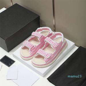 15A Diseñador de alta calidad C Sandals de cuero Chanells Beach Choes Slippers Cclies Diapositivas Sandalias de estilo Letter Luxury Women Luxury