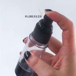15 ml 30 ml 50 ml lege zwarte Airless Pump Dispenser fles Refilleerbare lotioncrème Vacuüm Spray Bottle MSOK