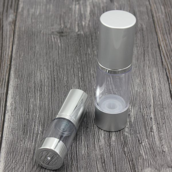 Bouteille sans air cosmétique vide argentée 15 ml 30 ml 50 ml bouteilles de pompe en plastique rechargeables portables pour Essence de Lotion liquide