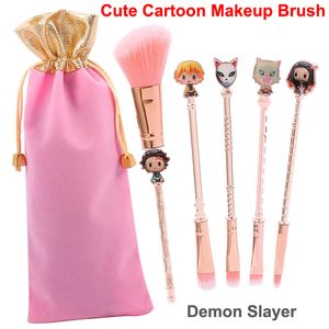 5pcs Cute Demon Slayer Pinceles de maquillaje Cartoon Kamado Tanjirou Anime Metal Cosmetic Brush Set para cara y labios Eyeshadow Concealer Foundation Blusher