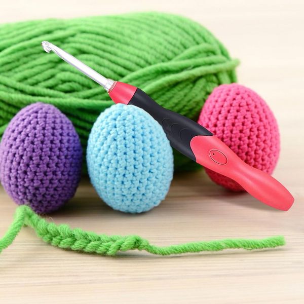 15 piezas de mango de goma ganchos de crochet de 2-10 mm Agujas de tejer de tejido de crochet LED coleta con estuche 1pc llave 1pc cable de carga USB