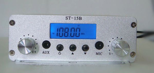 15W V3 Broadcast de radio estéreo FM Transmisor 76MHz-108MHz Transmisor de radio de automóvil