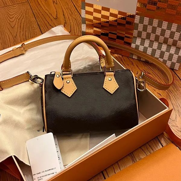 16 20 cm Bolso de mujer Bolso de diseñador de lujo Bolso de cuero genuino Bolso cruzado de grado superior Mini bolso de cuero vacuno suave Bolso de mujer Bolso de bola de masa Oro