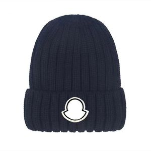 Lettre classique de haute qualité Bonnet tricoté Caps pour hommes femmes automne hiver chaud épais laine broderie chapeau froid couple mode chapeaux de rue