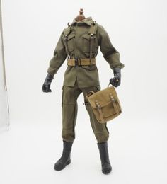 16 accessoires à l'échelle des vêtements féminins Olive WWII Airborne Set Soldat Uniforms for 12quot Male Militar Action Figure Body LJ20097610616