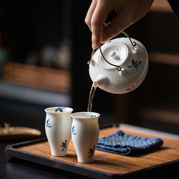 160 ml puro arte de orquídea de mariposa pintada a mano pequeña tetera de cerámica té para té de té único con fitter kung fu téware