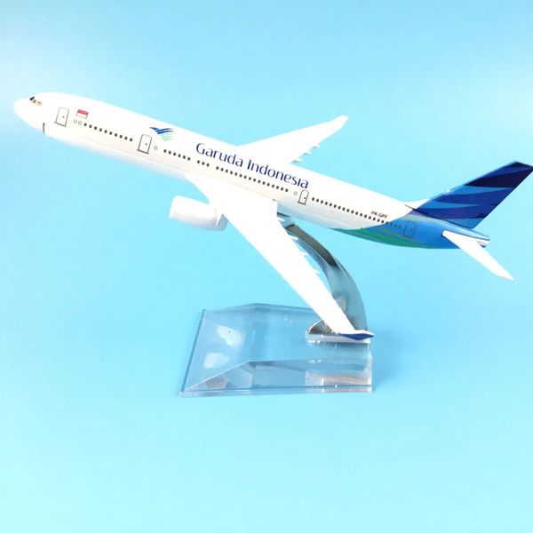 16 cm Air en métal Air Garuda Indonésie Airlines Airbus 330 A330 Plane modèle Aircraft Airplane Model W Stand Craft Gift Collection 240328
