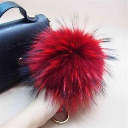 16 cm de luxe moelleux véritable boule de fourrure de raton laveur pompon en peluche taille véritable fourrure porte-clés anneau en métal pendentif sac charme K042-rouge 2104092664