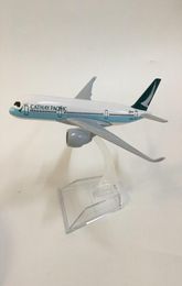 Modèle d'avion de 16 cm Avion Modèle Cathay Pacific A350 Plans Aircraft Modèle Jouet 1400 Diecast Metal Airbus A350 Airplanes Toys LJ2006859002