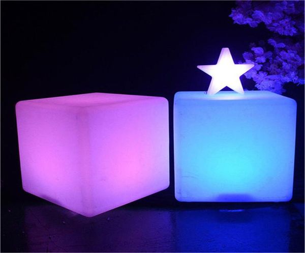 Tabouret de cube lumineux LED rechargeable de 16 pouces 40cm étanche avec télécommande Magic RGB Table d'appoint à changement de couleur maison Pat3126446