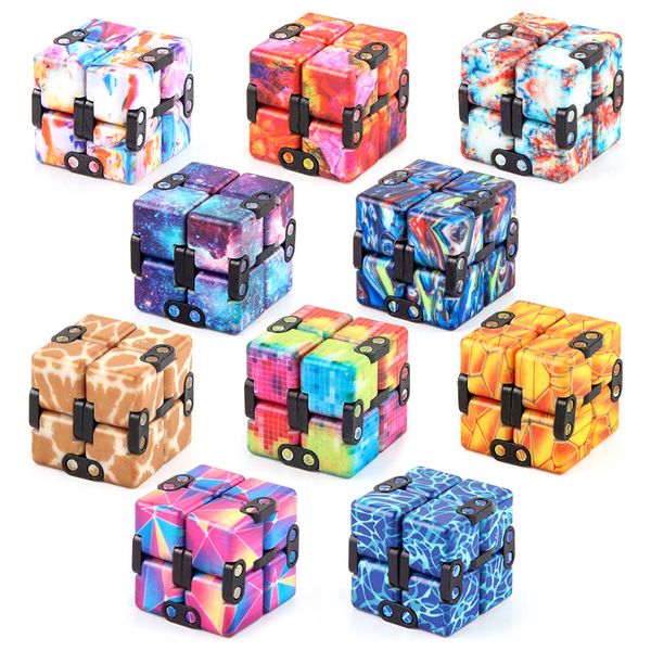 17 couleurs Fidget Toys Infinity Magic Cube Cube Square Puzzle Sensory Jouet Soulager Stress Drôle Funny Main Jeux Soulagement de l'anxiété pour adultes Enfants Cadeaux