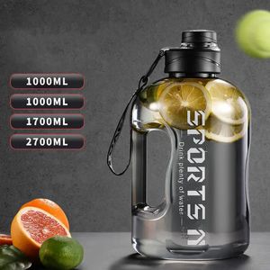 1700ml2700ml Gym Cyclisme Coupe Bouteille De Sport En Plastique Tasses D'eau Portable Grande Capacité pour Hommes Femmes Bouteilles de Boisson 240314