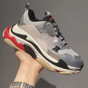 17fw Triple S Hommes Femmes Designer Casual Chaussures Plate-forme Baskets Clear Sole Noir Blanc Gris Rouge Rose Bleu Royal Vert Hommes Baskets Jogging Marche