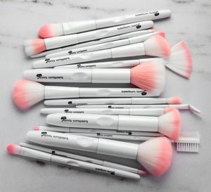 17pcs Brussages de maquillage blanc Set Powder Foundation Blusher Brusher Brush Lip Eyeshadow Eyeliner Brush Complete Cosmetic Make Up BRUS3200941