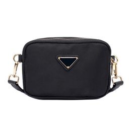 18 12cm Mini Size Lady's Cosmetic Sacs Hlipper à trois côtés Fashion Nylon Femmes Sac à main Oxford Handbags Wallets2789