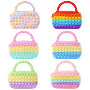 18,4 * 17 * 5 cm Sac en silicone en forme de coeur mignon Sac à bandoulière à bulles sensorielles Soulageant le stress Fidgets Jouets Reliver Autisme Jouets sensoriels Sac pour enfants Cadeaux 250