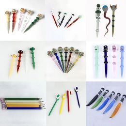 18 styles outil de dab de cire de verre accessoires de fumer crayon forme de dessin animé outils de dabber colorés pour l'huile de tabac quartz banger ongles dab plates-formes conduites d'eau