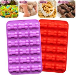 18 Eenheden 3D Suiker Fondant Taart Hond Bot Vorm Cutter Cookie Chocolade Siliconen Mallen Decorating Gereedschap Keuken Gebak Bakvormen I0703