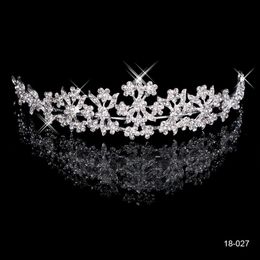 18027Clssic Haartiara's Op Voorraad Goedkope Diamanten Strass Bruiloft Kroon Haarband Tiara Bruidsgala Avond Sieraden Hoofddeksels278k
