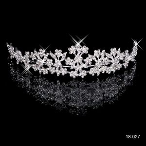 18027Clssic Haartiara's Op Voorraad Goedkope Diamanten Strass Bruiloft Kroon Haarband Tiara Bruidsgala Avond Sieraden Hoofddeksels244y