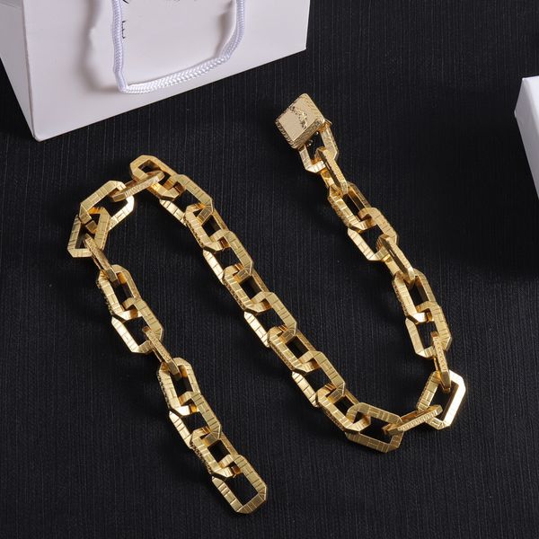 18K 2024 Nouveau collier en or Set Collier Boucles d'oreilles Boucles d'oreilles, Big Face Gold Face gravé Hip Hop Style Collier Bijoux