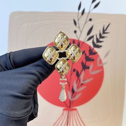 18k canal dorado sello ch broche marca desinger joya celta joyería para mujeres broche de pines vintage de moda europa amantes de la fiesta de bodas accesorios regalos con caja
