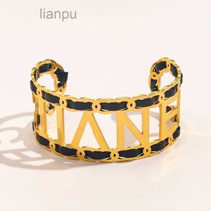 Bracelet de concepteur célèbre en or 18k Bracelet de luxe Bracelet accessoires de conception exquis Couple Famille Gift Hot Brand acier inoxydable avec boîte