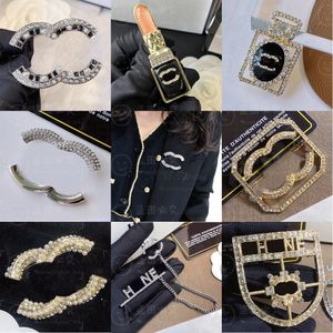 18K Gouden Broche Ontwerper Sieraden Diamanten Broche Luxe Merklogo Romantisch Paar Veelzijdige Broches Bruiloft Feestornament Sieraden Liefde Cadeau