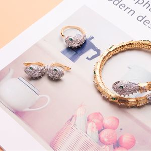 Cadena de oro de 18 quilates Colgantes de diamantes de serpiente Gargantilla collares largos para mujeres hombres Joyería de diseño de eslabones de lujo de alta calidad Fiesta de moda Regalos de boda de Navidad Cumpleaños