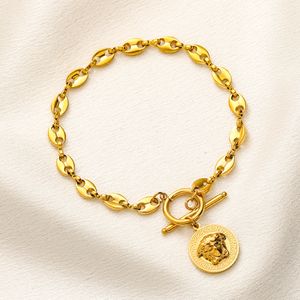 Pulseras Medusa de diseño clásico de oro de 18 quilates Pulsera de cadena con logotipo de letra Acero inoxidable Chapado en plata dorada para mujeres Hombres Cadenas de mano Joyería de moda Fiesta de regalo