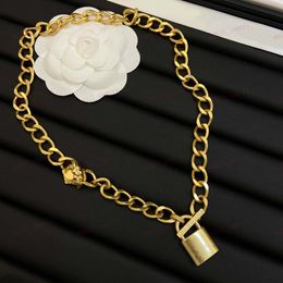 Collier de créateur en cuivre doré 18 carats, chaîne épaisse, collier avec pendentif tête de serrure à portrait gravé classique, bijoux neutres hip hop rock, haute qualité, cadeaux