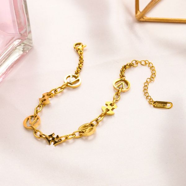 18K Gold Lettre Chaînes Bracelet Designer Cadeau Bijoux Printemps Mariage Voyage Femmes Bracelet De Luxe Amour Chaîne Bracelet De Mode En Acier Inoxydable Bijoux En Gros