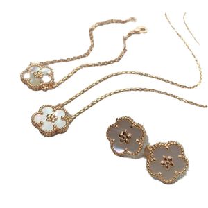 18K goud luxe zoete bloem ontwerper oorbellen hengsten parelmoer charme oorringen oorbel oorbellen armbanden kettingen mooie sieraden