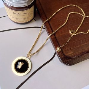 18k gouden ketting hete vrouwen ketting modeontwerpers sieraden voortreffelijke hangende hangende lange kettingliefhebbers houden van accessoires trouwfeest cadeau 258m