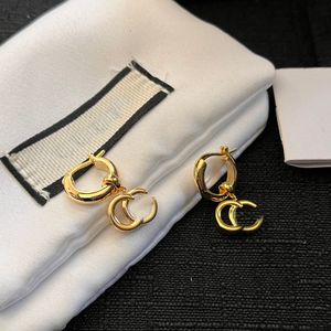 18K chapado en oro 925 Silvrer Diseñadores de marcas de lujo Letras dobles Stud Clip Eardrop Redondo Geométrico Mujeres famosas Pendiente de metal de alta calidad Wedding Party Jewerlry