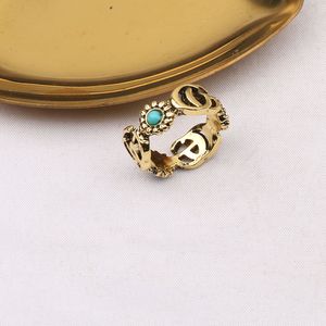 18K plaqué or marque lettre bande anneaux pour hommes femmes créateur de mode marque lettres turquoise cristal métal marguerite anneau bijoux taille unique