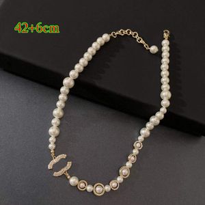 18K GOUD VERGELEGD MESSCHAPPELIJK KOPER HANDER KIJLLACE FASHOUD Women Designer merk C-Letter Round Rounds Choker Chain Crystal Imitation Pearl Wedding Sieraden Geschenken B292