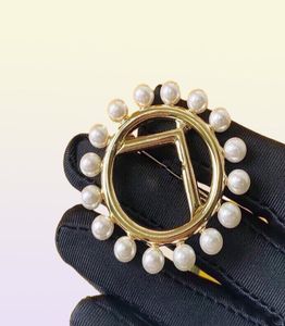 Broche plaquée or 18 carats broches rondes en perles de diamant broche de style de mode classique bijoux de luxe marque de bonne qualité Broche24185730809