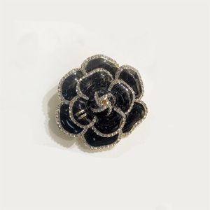 18k vergulde broches pins luxe merkontwerpers zwarte camelia bloemenprint cirkel mode dames roestvrijstalen broches wed271f