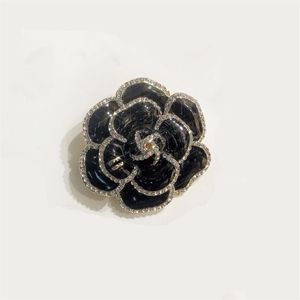 18k vergulde broches pins luxe merkontwerpers zwarte camelia bloemenprint cirkel mode dames roestvrijstalen broches wed309b