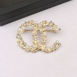 18K vergulde bedel merk broche dubbele letter luxe ontwerper klassieke pin voor vrouwen elegante bloem broches bruiloft sieraden 20 stijl