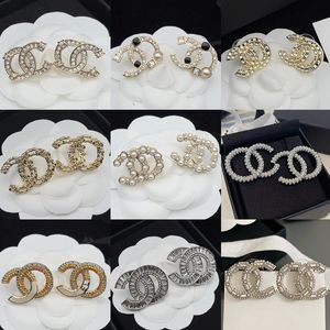 S925 Silver Crystal Hoop CC Pendiente Marca de lujo Pendiente de perla natural Diseñador Moda Edición coreana Pendiente de mujer Regalos de joyería