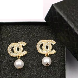 18K Plaqué Or Dangle De Luxe Marque Designers Lettres Goujon Chaîne Géométrique Classique Femmes Gland Coeur Cristal Strass Perle Boucle D'oreille De Noce Jewerlry